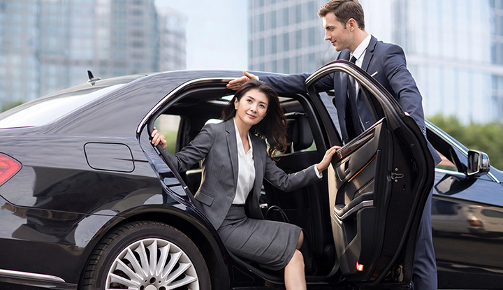 Chauffeur hailing service
